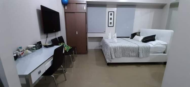 Zg-150Newport Apartment Manila Luaran gambar