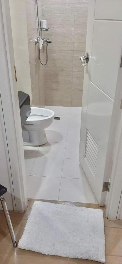 Zg-150Newport Apartment Manila Luaran gambar